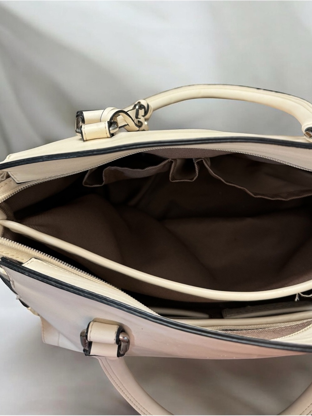 London Fog cream satchel shoulder handbag - Picture 7 of 9